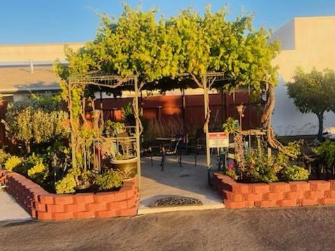 Greenfield Travel Inn מראה חיצוני תמונה